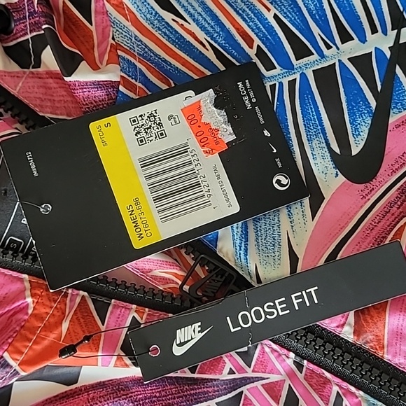 NIKE Sportswear Woven Crop Hooded Jacket Windbreaker - Picture 4 of 9